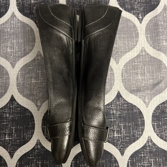 Chaps pewter gray ballet flats with buckle accents - Picture 2 of 6